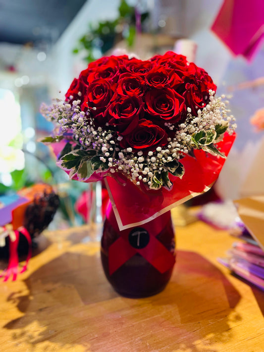 My heart is yours red roses arrangement