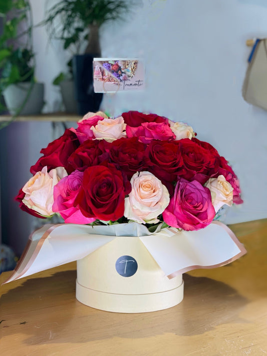 Blooming roses arrangement