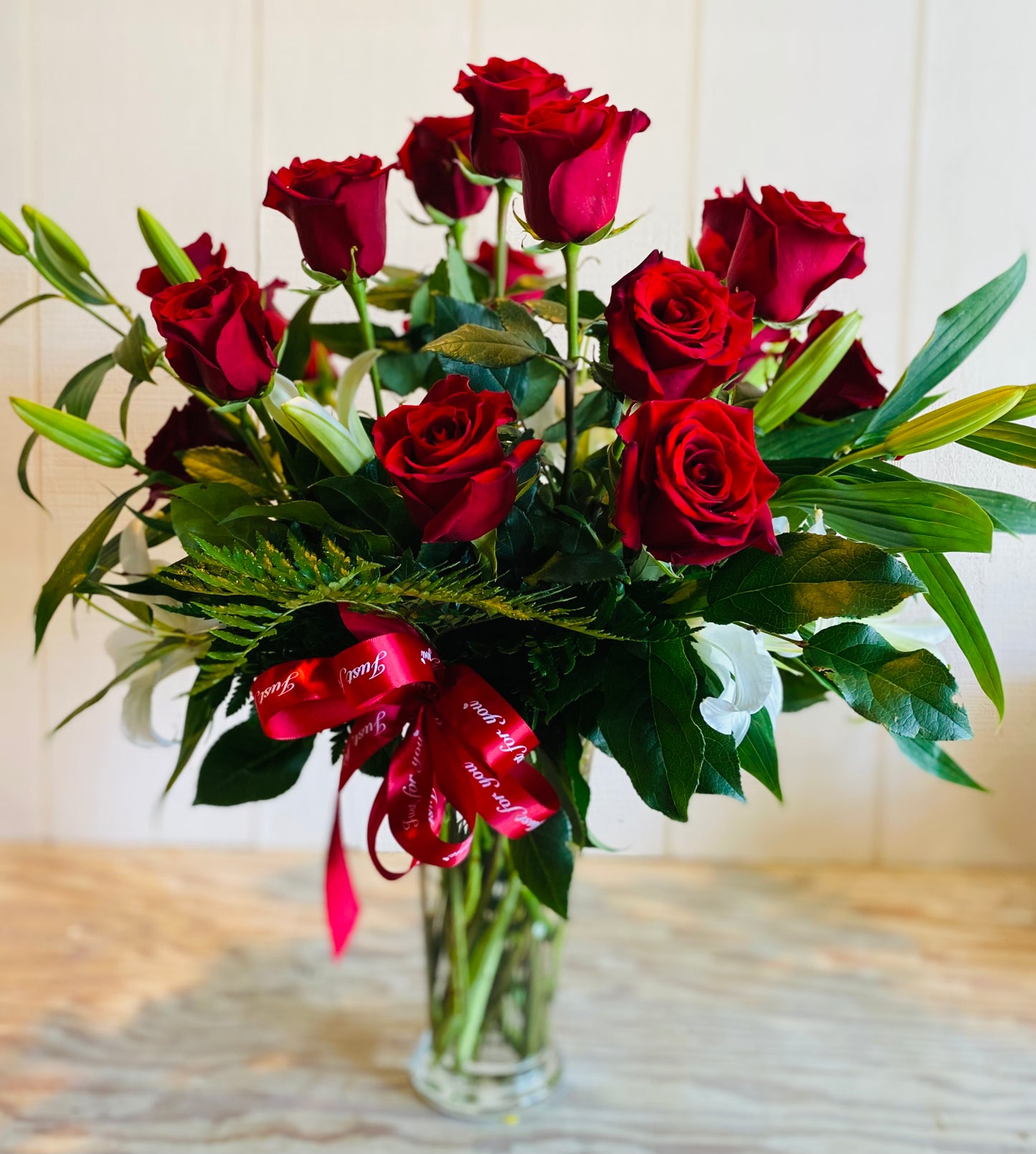 12 Velvet Large roses and Lilies - Tramonti Flowers & Events