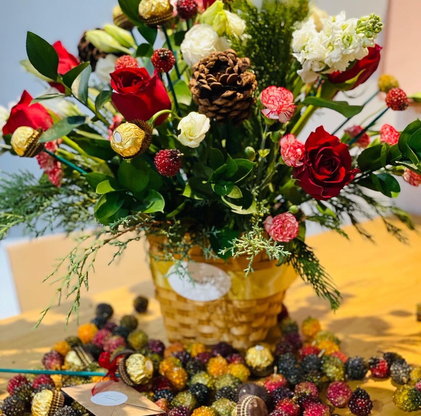 Christmas basket - Tramonti Flowers & Events