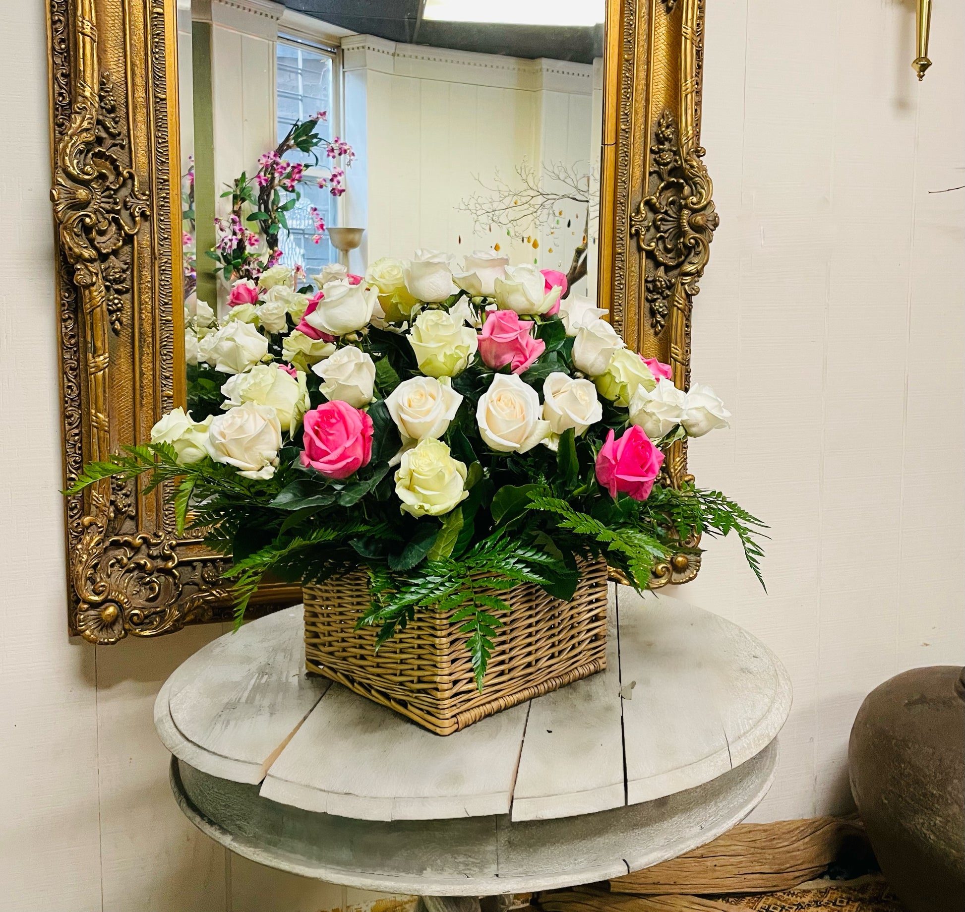 Basket with 36 roses - Tramonti Flowers & Events