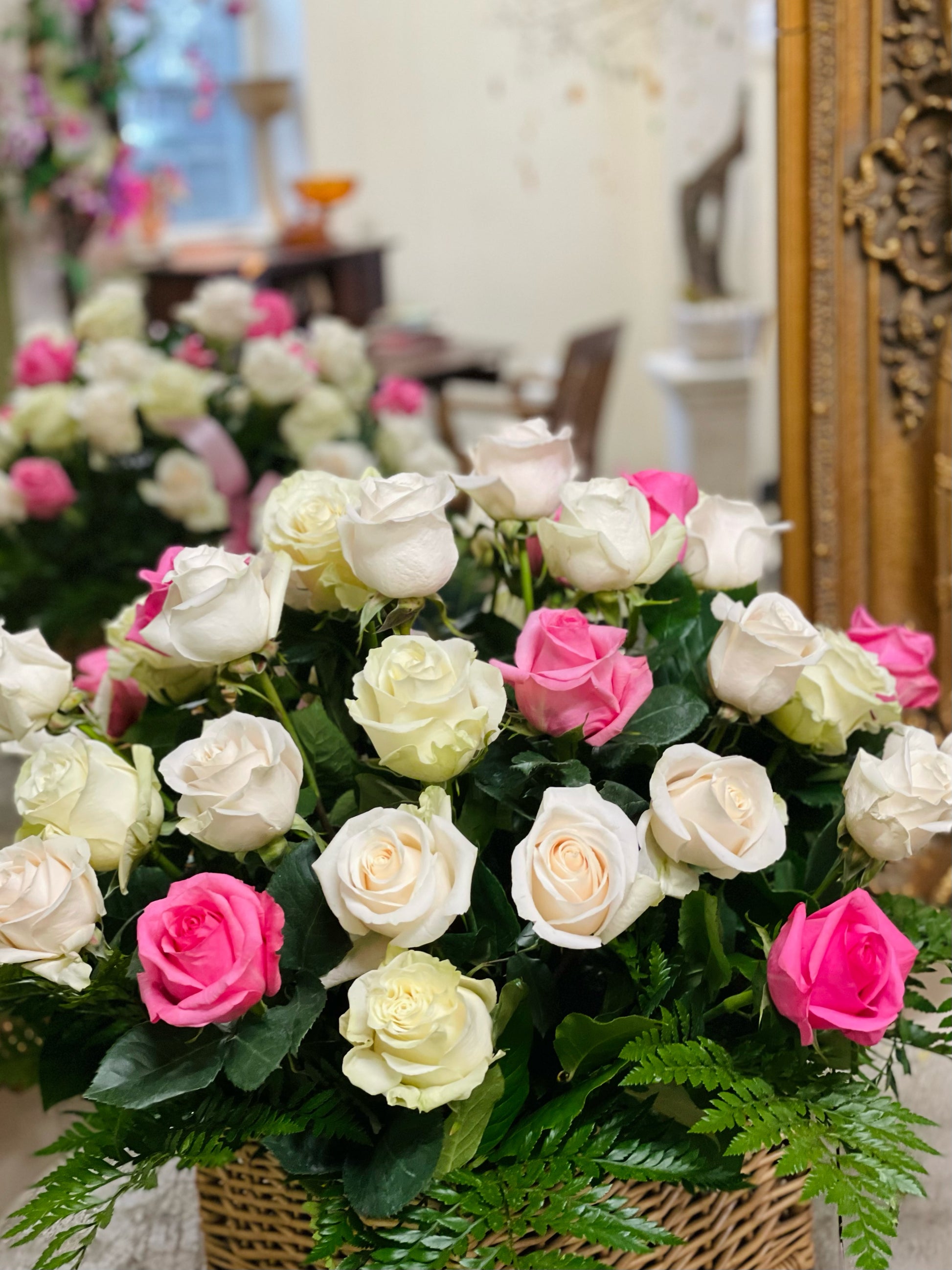 Basket with 36 roses - Tramonti Flowers & Events